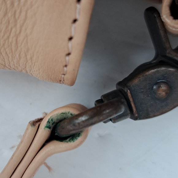 Wanderers Travel Co. THE SALZBURG CROSSBODY Leather Bag in Blush - Picture 11 of 16